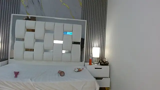 VanessaHard as online show from 09/19/25, 07:29