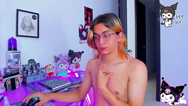 Snapshot of KeitaMoon chatting on 12/22/25, 02:39 KeitaMoon online show from 12/22/25, 02:39