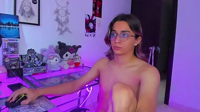 Snapshot of KeitaMoon chatting on 02/18/26, 07:43 KeitaMoon online show from 02/18/26, 07:43