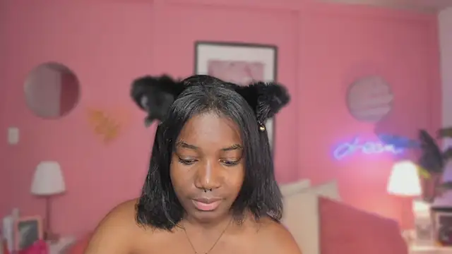 Snapshot of Annia_DH chatting on 09/30/25, 07:42 Annia DH online show from 09/30/25, 07:42