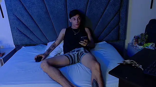 ZafiroAndFlynn online show from 03/11/26, 02:27