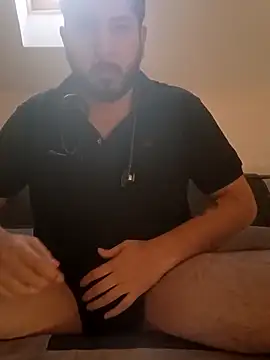 Javiermyers2000 online show from 04/14/26, 08:36