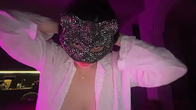 Lunahadidd online show from 04/02/26, 09:43