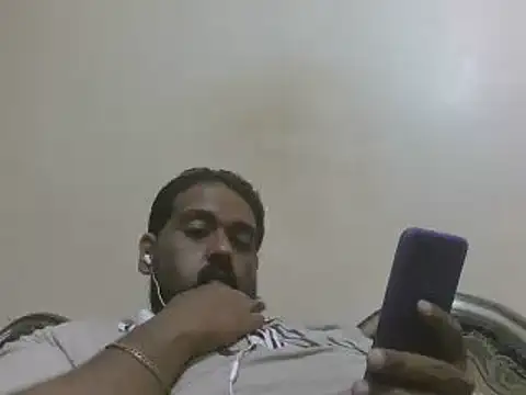 elpoop7305 online show from 11/09/25, 10:52