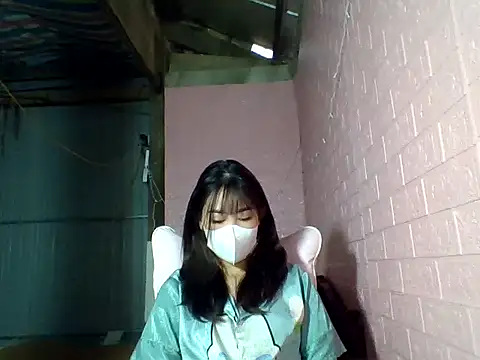 Snapshot of Seri202 chatting on 09/27/25, 02:28 Seri202 online show from 09/27/25, 02:28