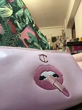DahliaVonLure online show from 06/04/26, 11:53