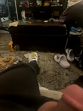 Snapshot of KingRonni chatting on 10/17/25, 05:15 KingRonni online show from 10/17/25, 05:15