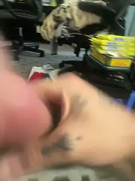 Snapshot of KingRonni chatting on 09/28/25, 03:30 KingRonni online show from 09/28/25, 03:30