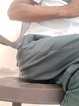 INTERNATIONAL0001 online show from 11/21/25, 07:18