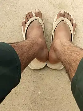 INTERNATIONAL0001 online show from 10/25/25, 02:44