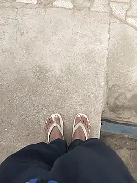 INTERNATIONAL0001 online show from 12/15/25, 03:23