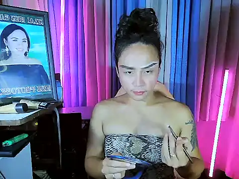 YourNikkieXxx online show from 06/11/26, 07:55