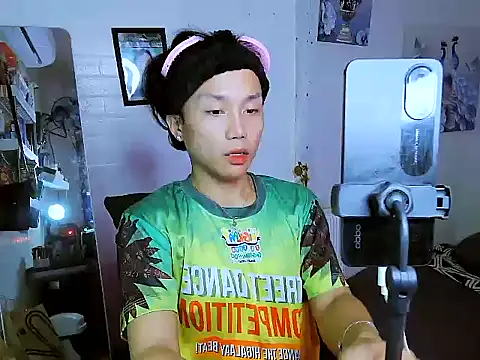 YourNikkieXxx online show from 10/15/25, 10:23