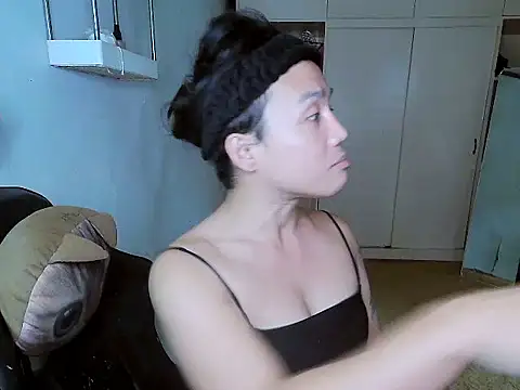 YourNikkieXxx online show from 12/01/25, 07:09