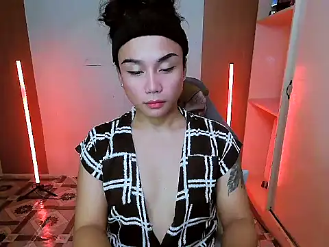 YourNikkieXxx online show from 03/27/26, 12:06