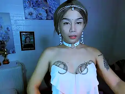 YourNikkieXxx online show from 10/16/25, 11:29