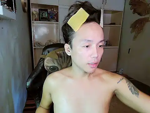 YourNikkieXxx online show from 10/30/25, 07:17