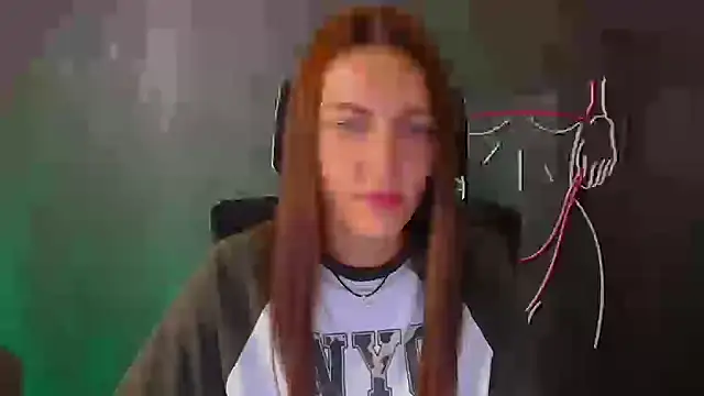Snapshot of Aurora_Loveu chatting on 09/10/25, 09:47 Aurora Loveu online show from 09/10/25, 09:47