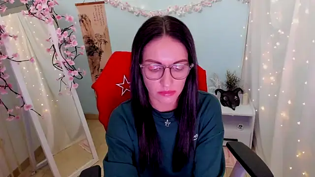 Aurora Loveu online show from 04/11/26, 10:24