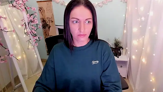 Aurora Loveu online show from 04/13/26, 11:53