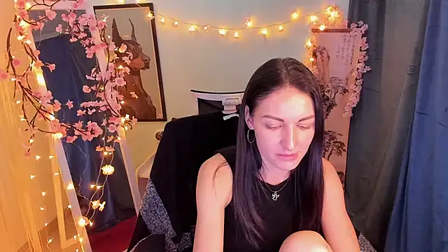 Aurora Loveu online show from 02/08/26, 09:45