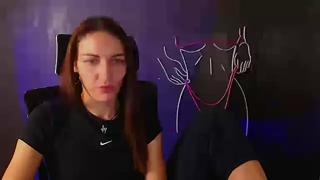 Snapshot of Aurora_Loveu chatting on 10/14/25, 12:33 Aurora Loveu online show from 10/14/25, 12:33