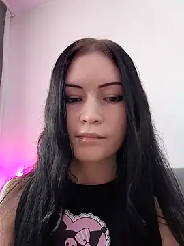 DragonFoxie online show from 10/29/25, 11:53