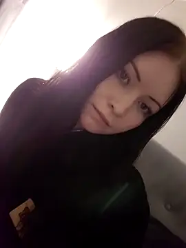 DragonFoxie online show from 10/26/25, 04:40