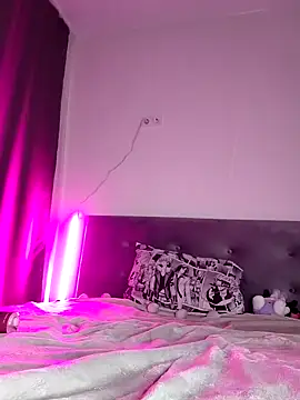 DragonFoxie online show from 12/18/25, 01:48