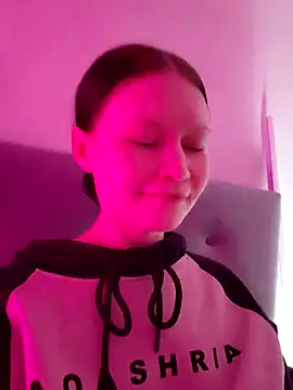 DragonFoxie online show from 11/14/25, 04:43