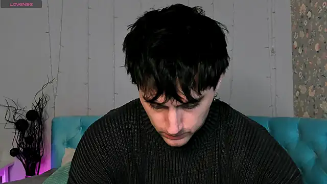 Snapshot of Oscar_Miller_ chatting on 02/06/26, 09:11 Oscar Miller online show from 02/06/26, 09:11