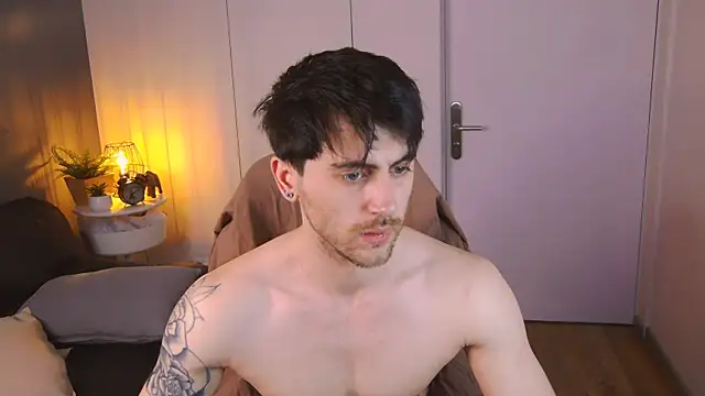 Snapshot of Oscar_Miller_ chatting on 03/25/26, 05:18 Oscar Miller online show from 03/25/26, 05:18