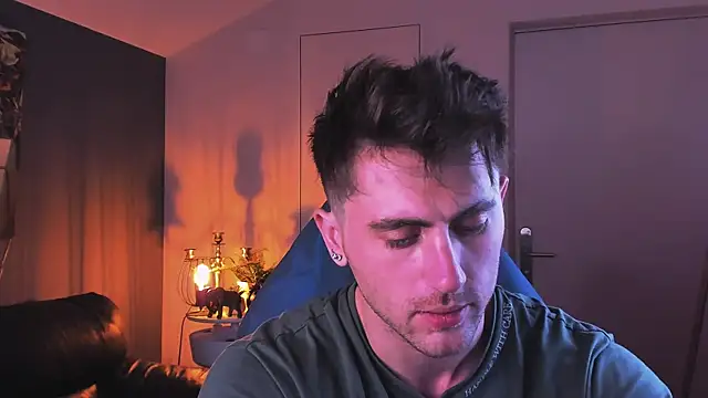 Oscar Miller  online show from 10/05/25, 09:05