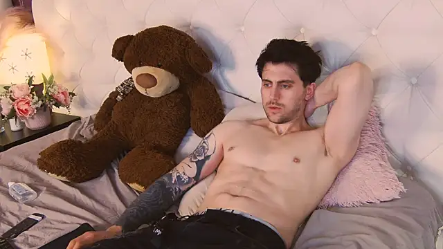 Snapshot of Oscar_Miller_ chatting on 03/20/26, 09:49 Oscar Miller online show from 03/20/26, 09:49