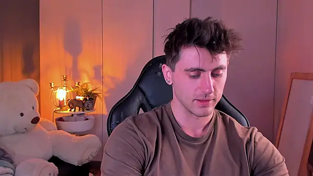 Oscar Miller  online show from 10/24/25, 09:25