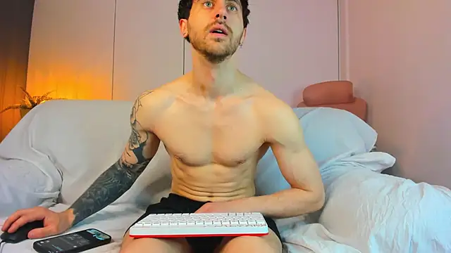 Snapshot of Oscar_Miller_ chatting on 04/02/26, 05:47 Oscar Miller online show from 04/02/26, 05:47