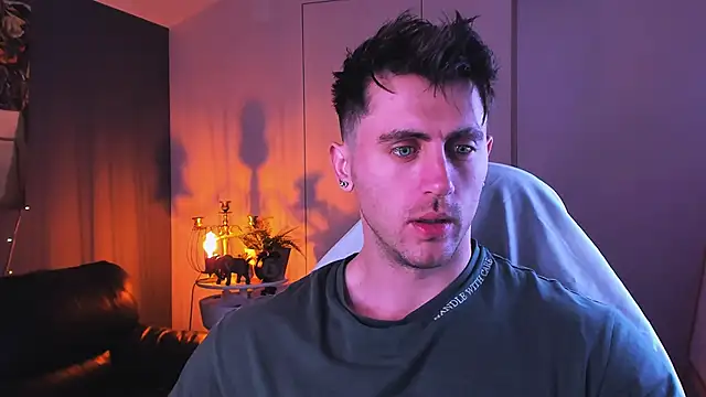 Oscar Miller  online show from 10/04/25, 09:05