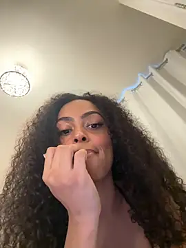 yasmingarcia online show from 11/07/25, 12:10