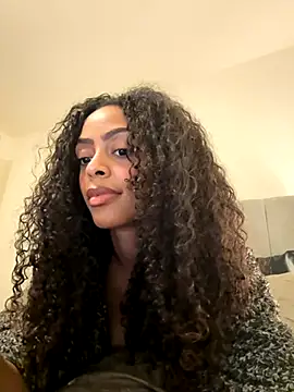 yasmingarcia online show from 11/03/25, 12:31