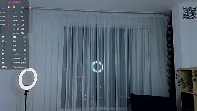 IsobelCashin online show from 11/28/25, 03:07