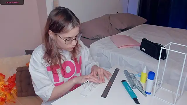 VedaSchulz online show from 11/26/25, 07:03