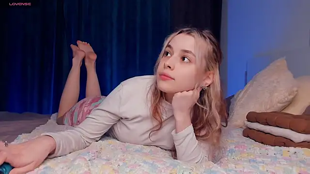 VedaSchulz online show from 11/18/25, 06:44