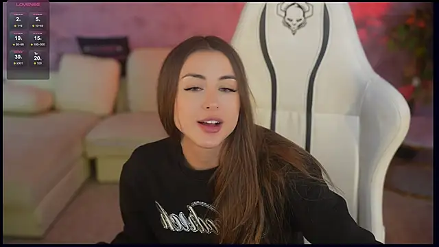 Snapshot of Luna_secretgirl chatting on 11/08/25, 07:56 Luna secretgirl online show from 11/08/25, 07:56