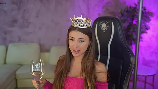 Snapshot of Luna_secretgirl chatting on 11/20/25, 11:22 Luna secretgirl online show from 11/20/25, 11:22