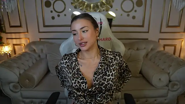 Snapshot of Luna_secretgirl chatting on 10/30/25, 09:40 Luna secretgirl online show from 10/30/25, 09:40