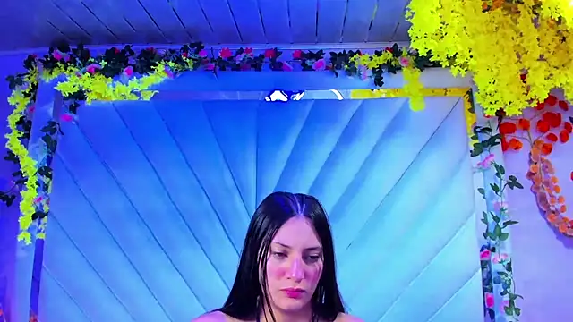  Luna Bennett online show from 11/07/25, 12:42