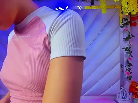  Luna Bennett online show from 11/05/25, 11:13