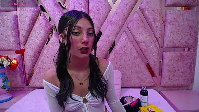  Luna Bennett online show from 04/10/26, 03:13