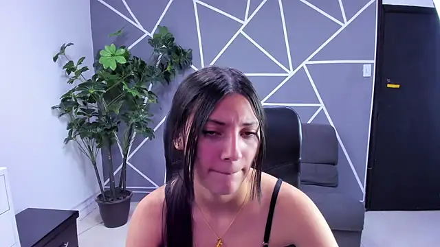  Luna Bennett online show from 04/01/26, 08:50