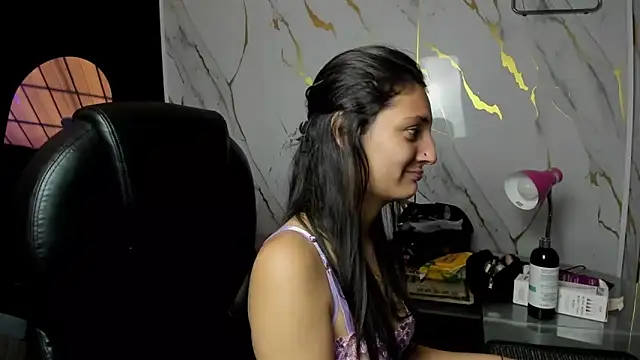  Luna Bennett online show from 05/29/26, 07:53